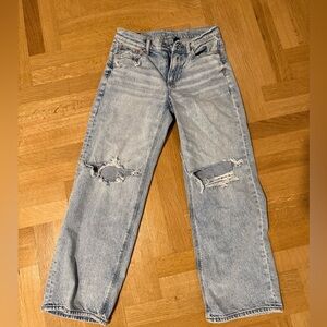 AE Strigid Curvy Ripped High-Waisted Stovepipe Jean 2 short